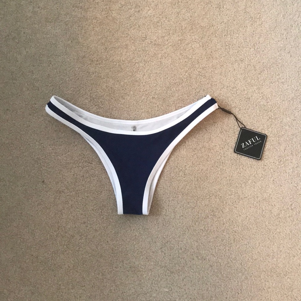 Bikini bottoms